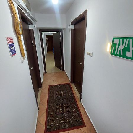 Hotel Star Guest- House Or Yehuda Exterior foto